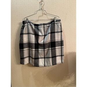 Shein Curve mini skirt